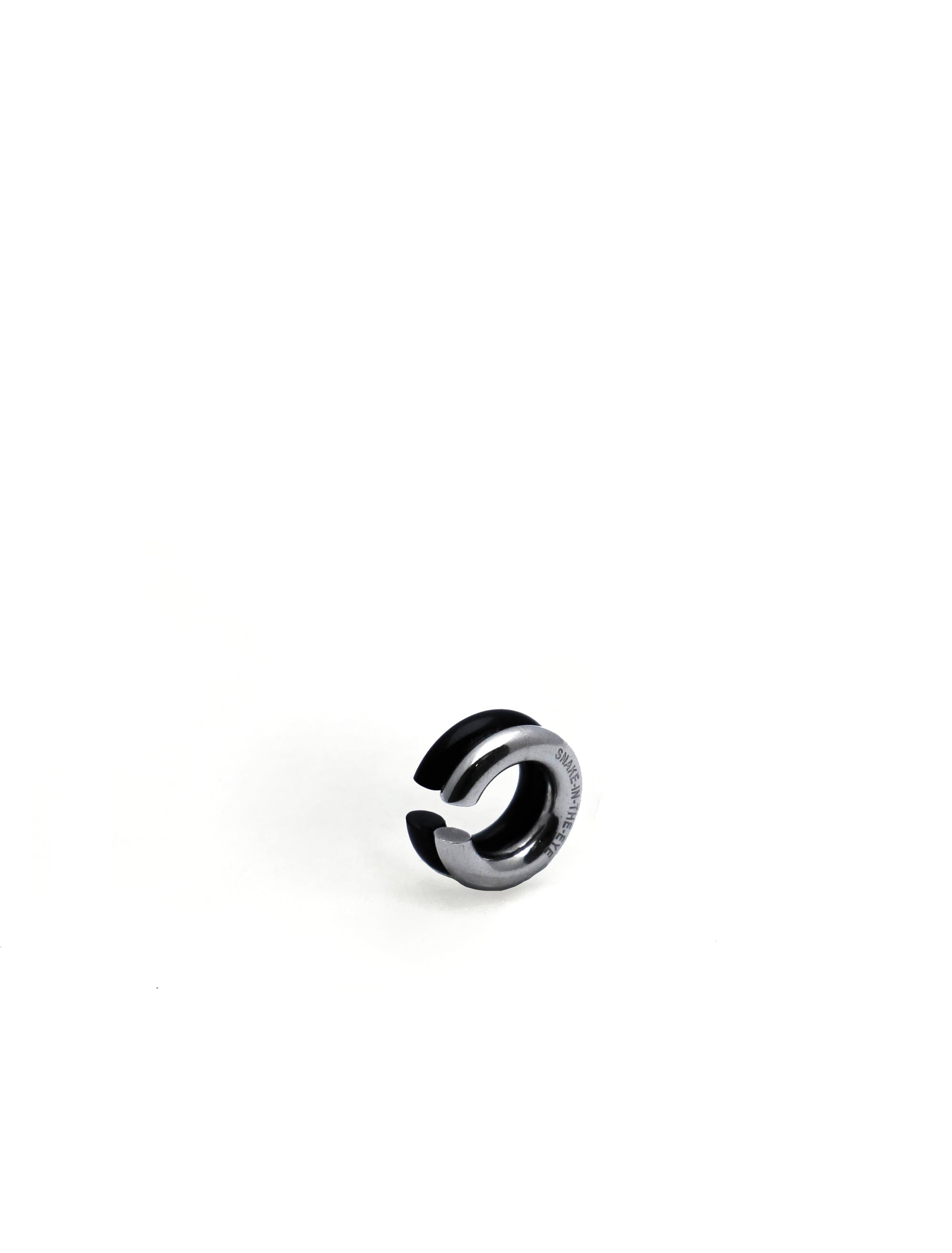 STONE DUPLICATING EAR CUFF