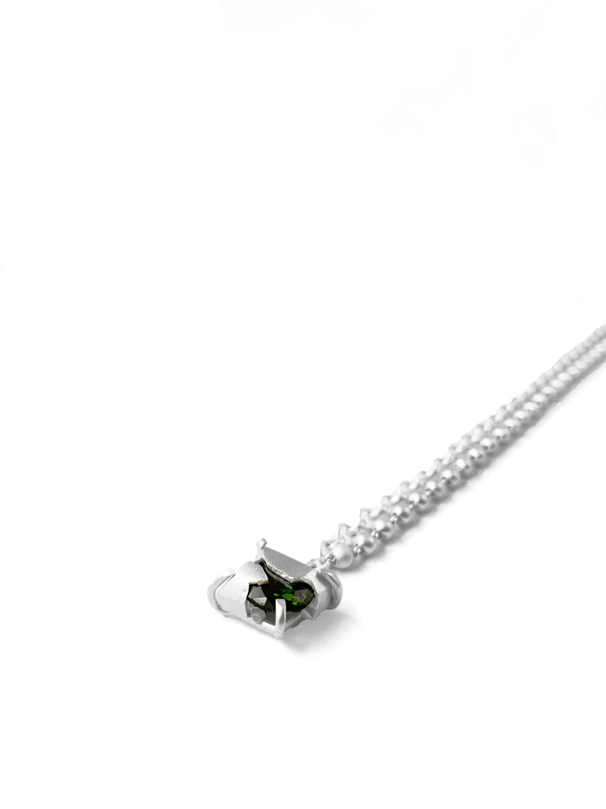 GREEN STONE IN THE SQUARE NECKLACE