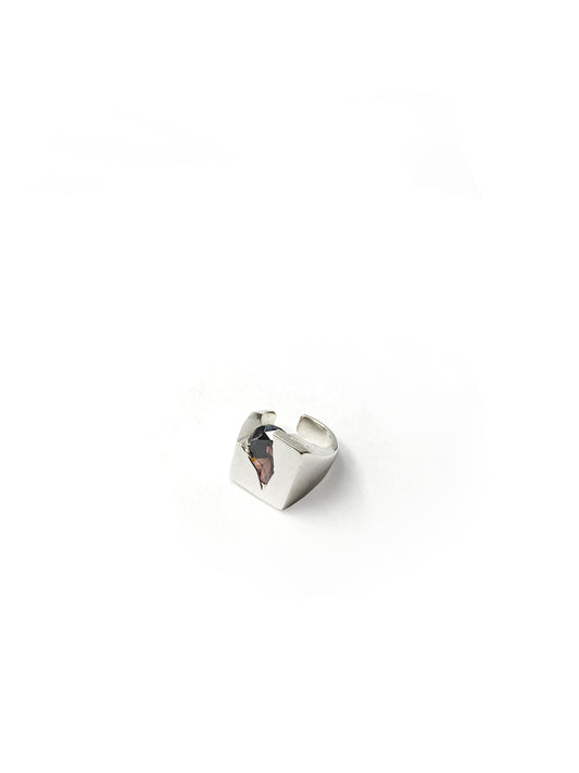SMOKING STONE IN THE SQUARE EAR CUFF