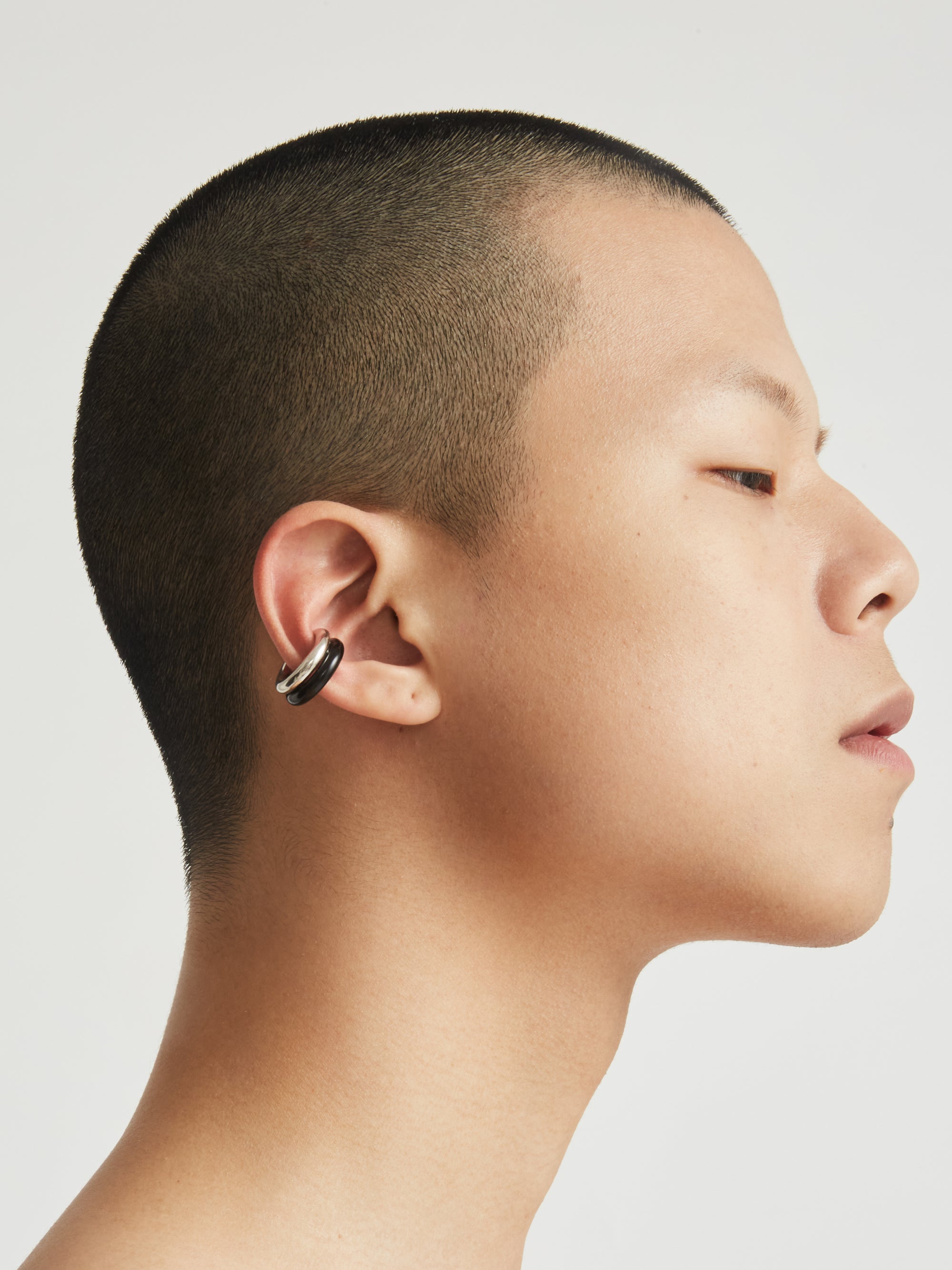 STONE DUPLICATING EAR CUFF